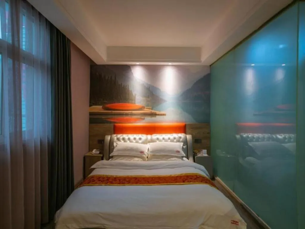 Shell Xinxiang Weibin District Railway Station Department Store Hotel