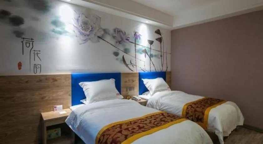 Shell Xinxiang Weibin District Railway Station Department Store Hotel
